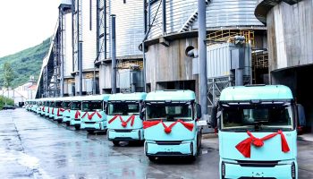 協(xié)同作戰(zhàn)譜新篇，助力客戶新發(fā)展